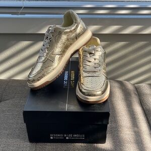 NIB Cape Robbin Elisha Gold Sneakers Size 7.5